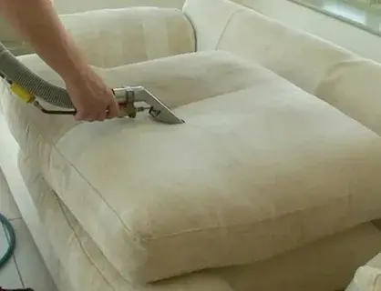 تنظيف الكنب من البقع الصعبة في عجمان