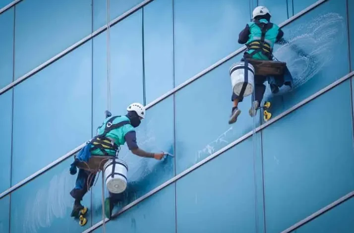 تنظيف واجهات في دبي